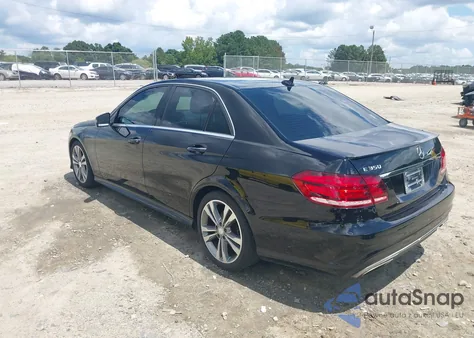 2014 Mercedes-Benz E 350 z USA, uszkodzony, nr VIN WDDHF5KB6EB012720